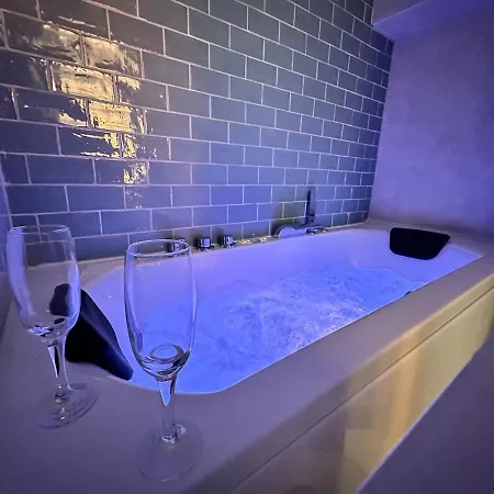 Magic Avec Balneo, Sauna Et Terrasse Apartment Reims