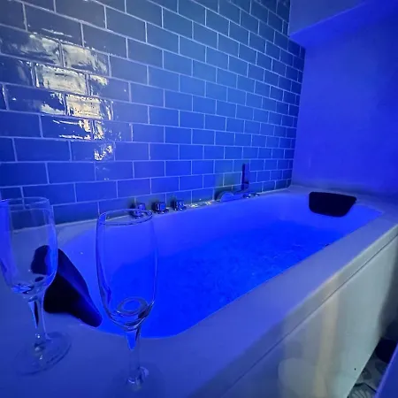 Magic Avec Balneo, Sauna Et Terrasse Apartment